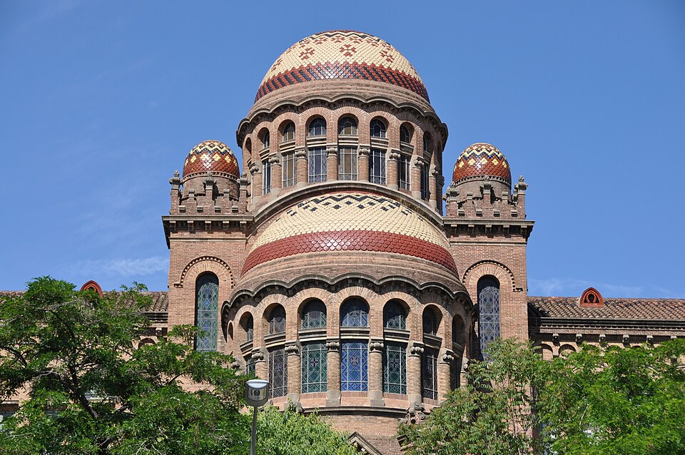 Casa de Convalescència — vista des de l'edifici EPÓMENES